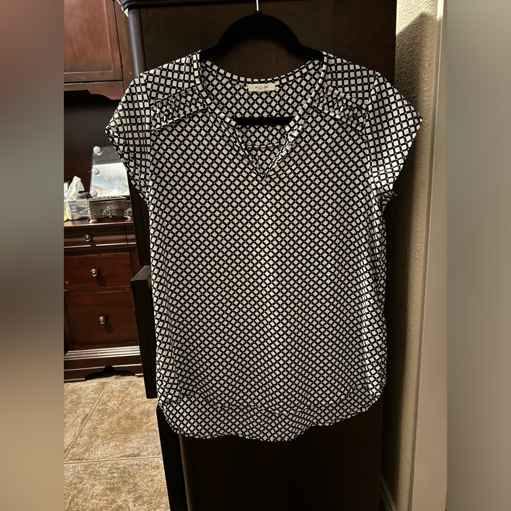 Black and white top